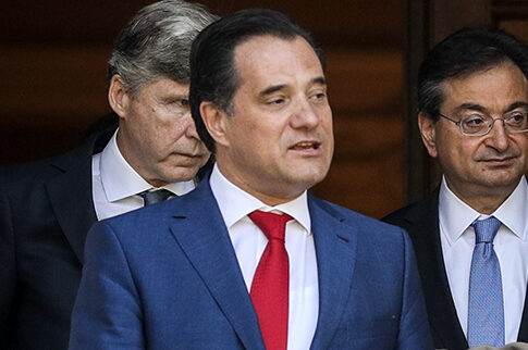 Ο Άδωνις εξυπηρετεί με ρυθμούς... χελώνας τα τραπεζικά δάνεια