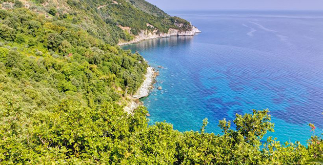 aegean-waters-surrounding-the-beaches-of-pelion