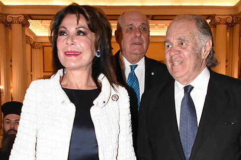 Η Ζήνα «έσωσε» τη χλιδάτη βάφτιση