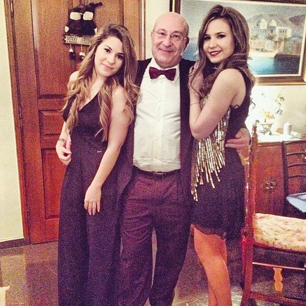 Η 27ΧΡΟΝΗ με τον πατέρα της Αλέξανδρο και την αδελφή της Μαρία