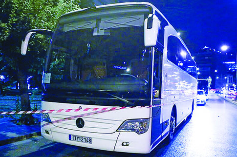 Ο οδηγός του πούλμαν που πυροβολήθηκε στο «Κάραβελ» «φωτογράφισε» συνάδελφό του