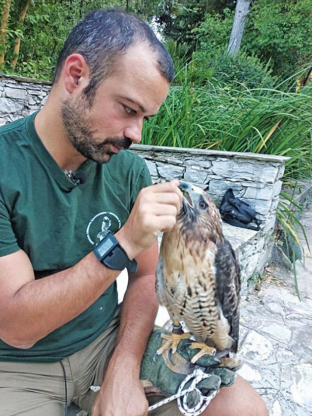 Ο γερακάρης Σταύρος Αθανασίου με τη Ζήνα του!