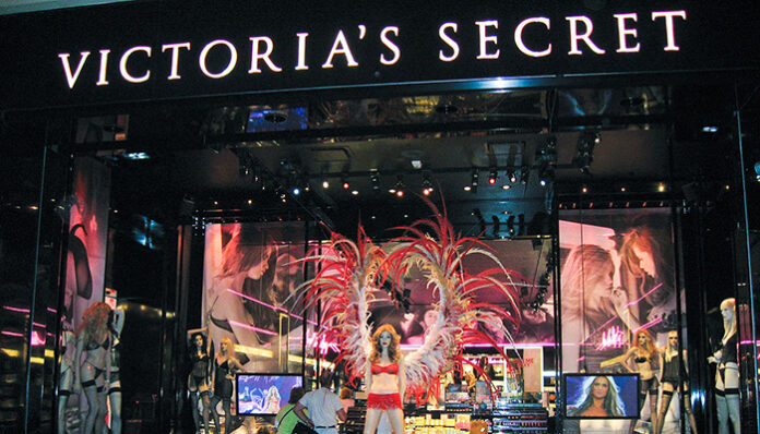 Τρανς «αγγελάκι» στη νέα καμπάνια της Victoria's Secret
