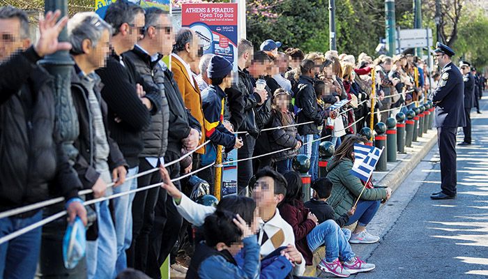 Το λευκό σχοινί της παρέλασης παραλίγο να σκοτώσει 13χρονο