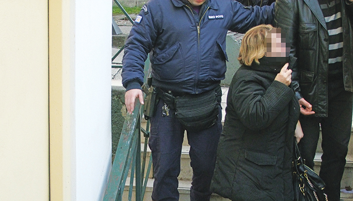 Ελεύθερη η ανιψιά «μαϊμού» της ζάπλουτης Μοντ Χατζηλαζάρου