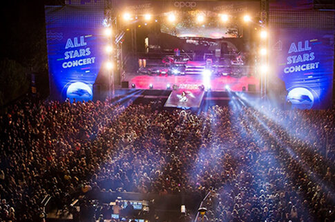 Αll Stars Concert: Σάκης Ρουβάς, Έλενα Παπαρίζου και Ελένη Φουρέιρα ξεσηκώσαν περισσότερους από 12.000 θεατές στο Μarkopoulo Park