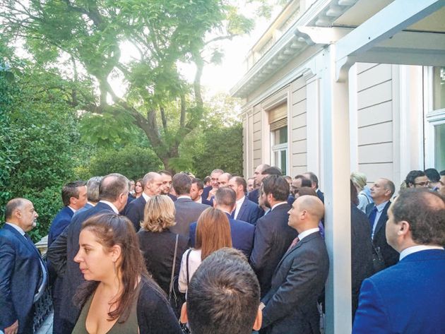 Στιγμιότυπο από τη συνάντηση του Κυριάκου Μητσοτάκη με τους νέους βουλευτές