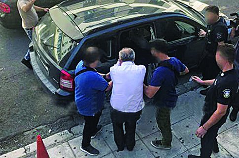 «Με χάιδευε στο... ενώ ταυτόχρονα χάιδευε και το δικό του...»