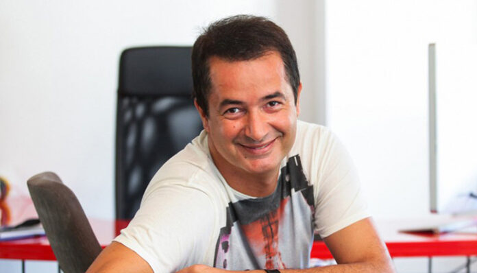 Ο «Mr Survivor» προσκυνά τον «σουλτάνο» Ερντογάν