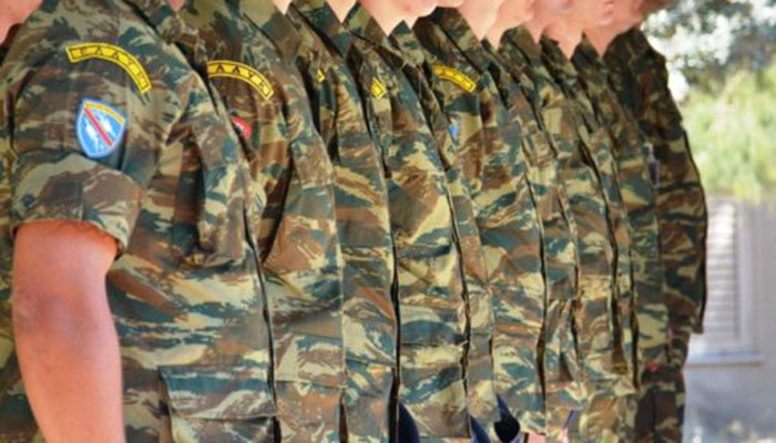 Της τρελής με επιδειξία στρατιώτη της ΕΛΔΥΚ! Τον κατήγγειλαν φοιτήτριες