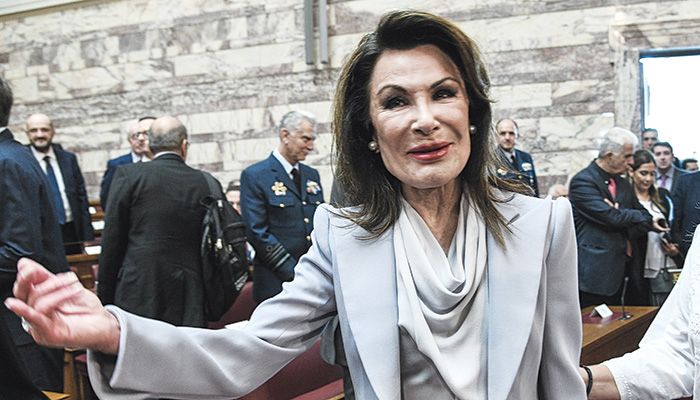 Να ’τανε το ’21 με αγνώριστη «Lady G»