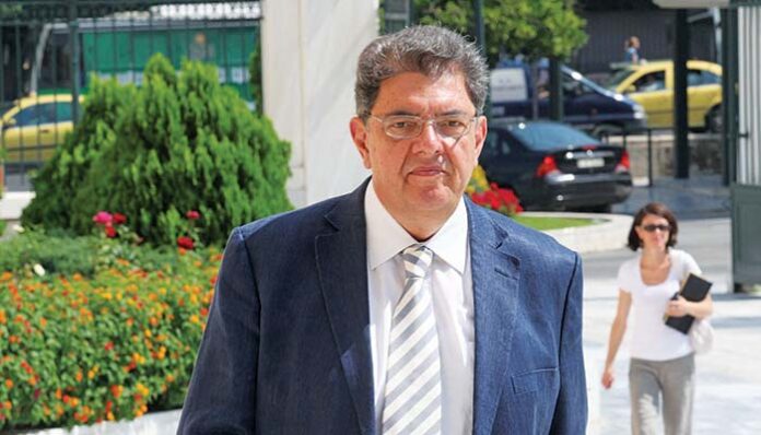 Ο Βερελής δανείζει τη φωνή του σε σποτάκι για διαφήμιση τυριού
