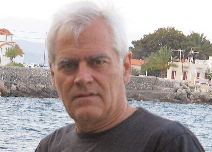 «Όπου κι αν πας να μη χαθείς»: Το νέο βιβλίο του Νίκου Σκορίνη