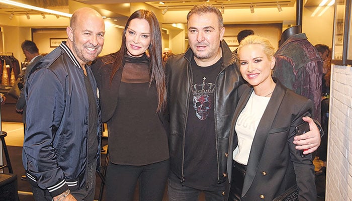 Ο Βαρβάτος με τους Μπόσνιακ, Ρέμο και Μπεκατώρου