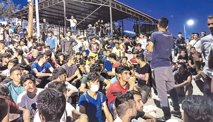 Παταγώδης αποτυχία της κυβέρνησης στη διαχείριση των μεταναστών