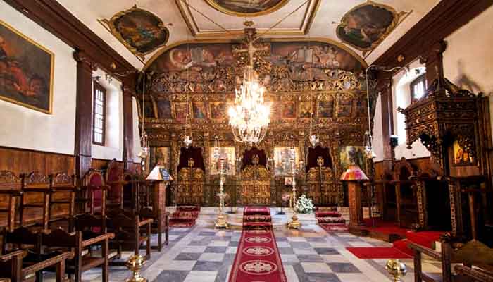 Αίσχος: Έκαψαν την Αγία Τράπεζα σε ναό στη Χίο