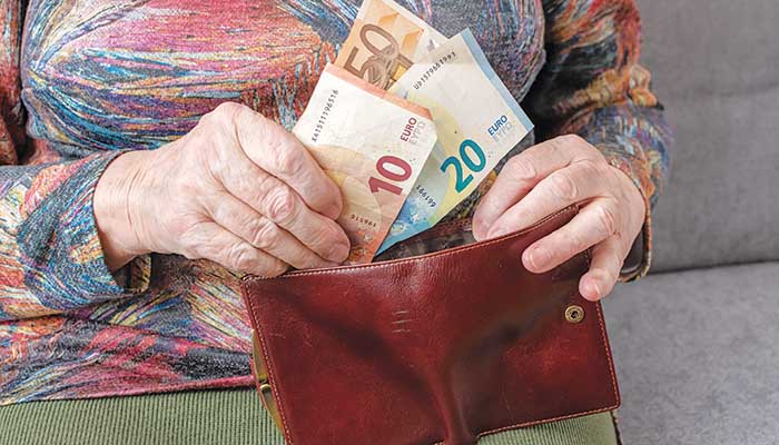 Εντιμότατος απατεώνας: Εμφανίστηκε ως εφοριακός στο σπίτι 70χρονης και της απέσπασε 400 ευρώ