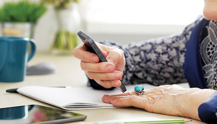 Απατεώνες κόντεψαν να τρελάνουν γιαγιούλα με «ατύχημα» της κόρης της