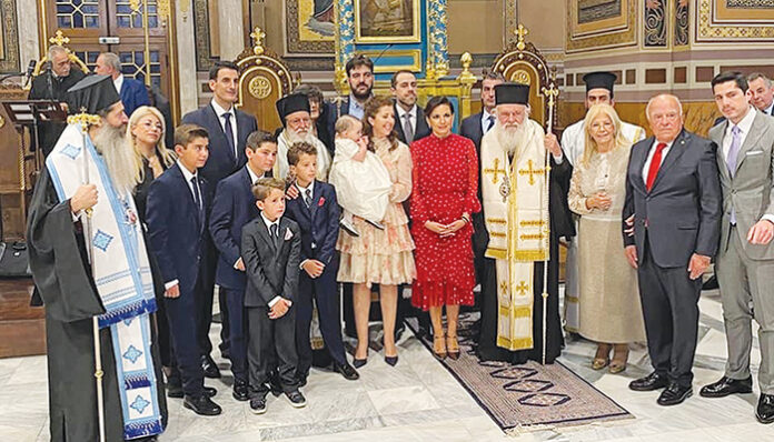 «Μοδάτη» νονά η Κεφαλογιάννη