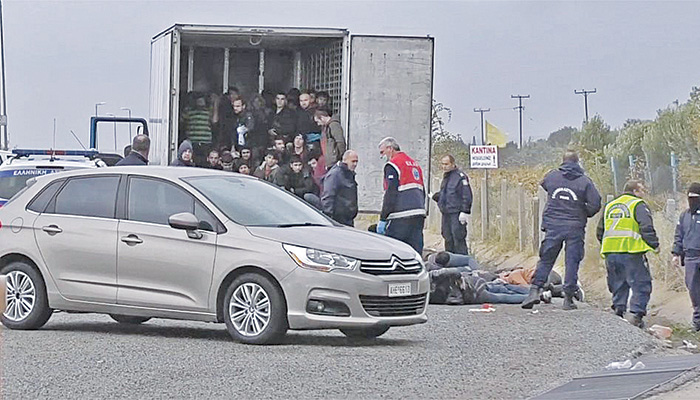 Φορτηγό μετέφερε 41 αλλοδαπούς μέσα στο ψυγείο!