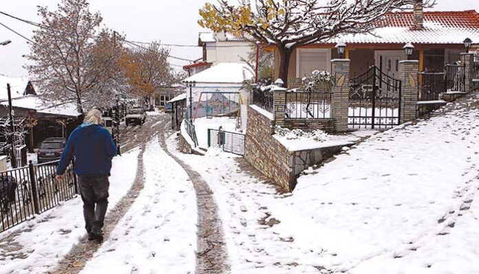 Στα... λευκά η μισή Ελλάδα