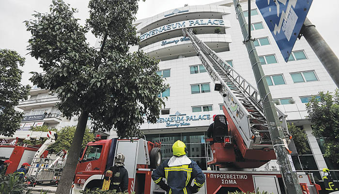 Τρόμος για 30 καλλονές στη Συγγρού