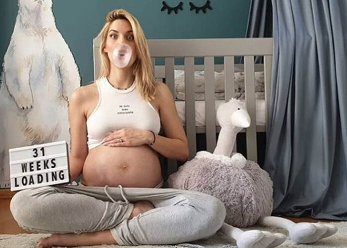 Παραμυθένιο baby shower από τη Γαστεράτου με «πανό»-αποκάλυψη