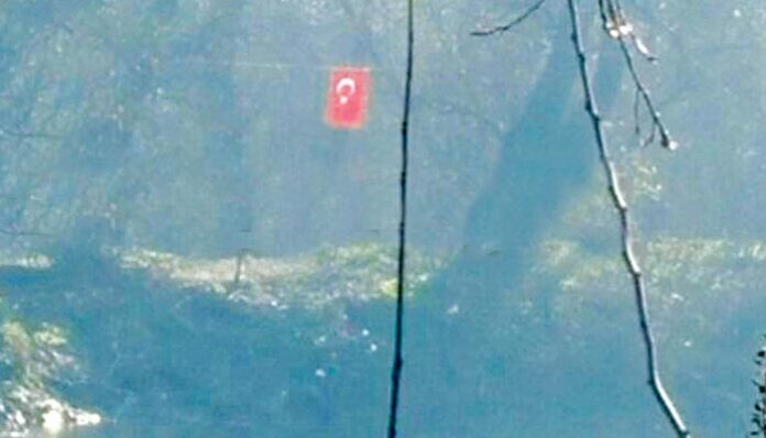 Τούρκοι ύψωσαν σημαία σε νησίδα του Έβρου!