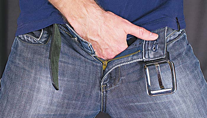 Τετ α τετ φοιτήτριας με… αυνάνα στη μέση του δρόμου!