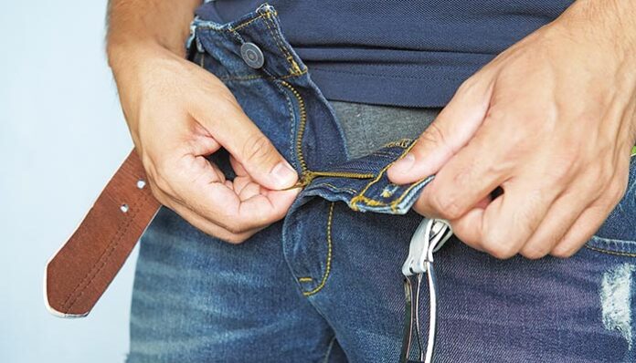 Σάλος στη Λακωνία με εκπαιδευτικό που άνοιξε το παντελόνι του στην τάξη