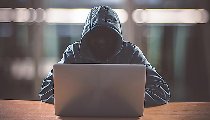 Σοκ! Τσάκωσαν ανήλικο που διακινούσε υλικό παιδικής πορνογραφίας