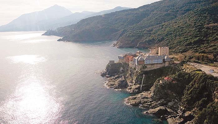 Βρέθηκαν γυναικεία οστά στο περιβόλι της Παναγίας