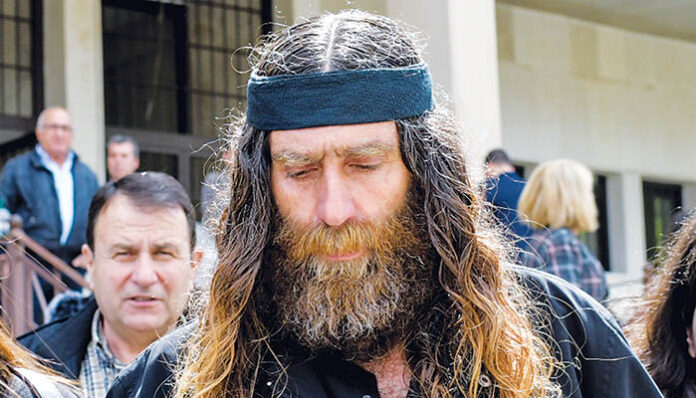 Στο σκαμνί ο χαροκαμένος πατέρας του Βαγγελάκη