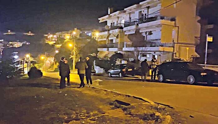 Κάτοικοι σε προάστιο της Θεσσαλονίκης περιπολούν για ληστές
