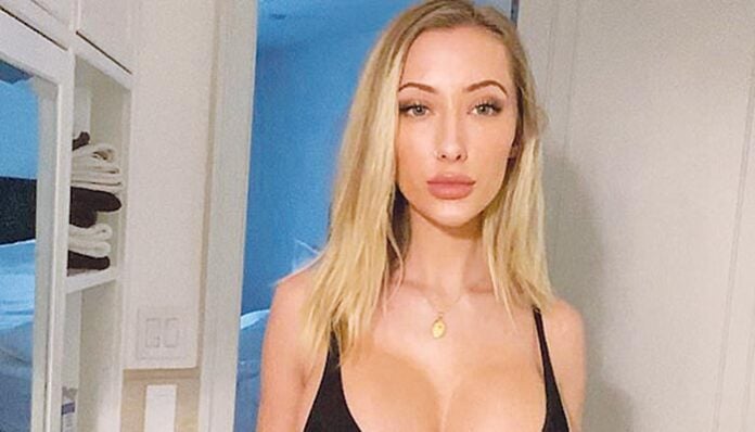 Μοντέλο χαρίζει γυμνές selfies σε όσους κάνουν δωρεές για τους πληγέντες