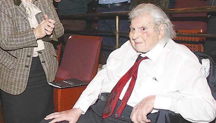 Ο Μίκης Θεοδωράκης νοστάλγησε την «Όμορφη πόλη» του!