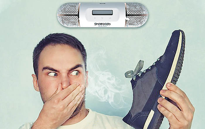 Hi-tech συσκευή διώχνει την άσχημη μυρωδιά από τα χρησιμοποιημένα υποδήματα