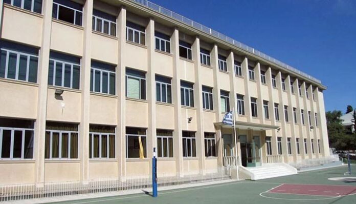 Σοκ στην Κάλυμνο! 49χρονος καθηγητής έφυγε από τη ζωή μέσα σε λύκειο