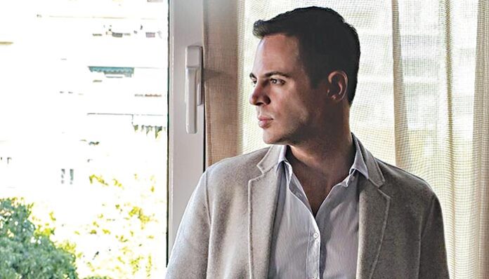 Διαμαρτύρεται ο Γιάννης Μωραίτης : «Είμαστε στα σκοτάδια»!