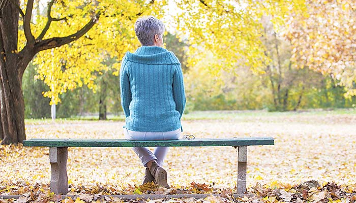 Κόβει χρόνια η μοναξιά
