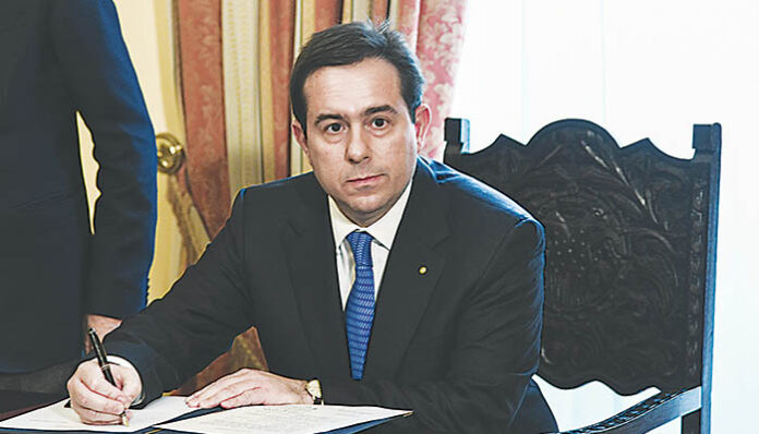 Ο Μηταράκης στο υπουργείο Μετανάστευσης και Ασύλου