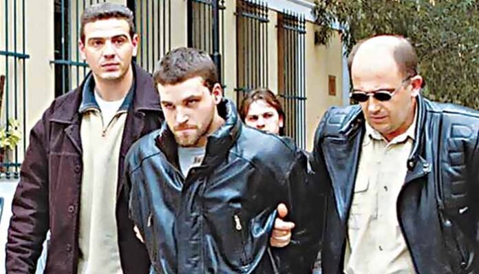 Τέσσερις φορές ισόβια και 49 χρόνια φυλάκισης στον Κώστα Πάσσαρη από το Μικτό Ορκωτό Εφετείο!