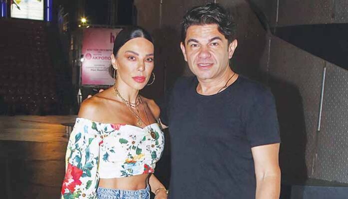 Ο Νίκος Κουρκούλης αποχαιρέτησε τη λατρεμένη του μανούλα