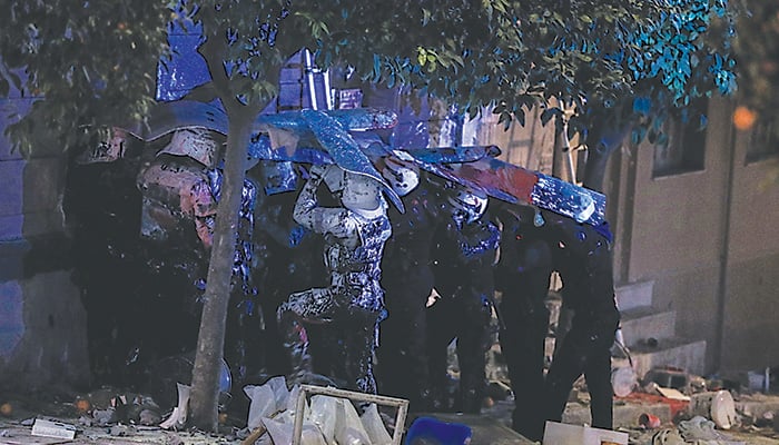 H Eισαγγελία ρίχνει ευθύνες στην ΕΛ.ΑΣ. για τη δίωξη «χάδι» στους καταληψίες