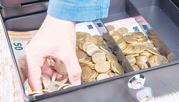 10χρονος «ποντικός» άρπαξε 900€ από φαρμακείο