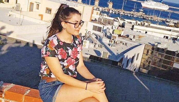 Μετά την Ελένη, η οικογένεια Τοπαλούδη αποχαιρέτησε και τη γιαγιά της 21χρονης
