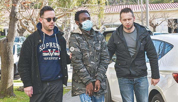 Ο πατέρας της Βαλεντίν έπειτα από 48 ώρες ανάκριση ομολόγησε ότι η 7χρονης βρίσκεται στη Γαλλία