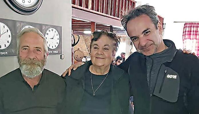 Εξόρμηση του Κυριάκου Μητσοτάκη στα χιονισμένα βουνά της Κρήτης