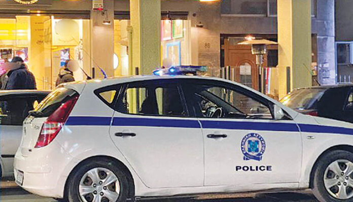 Ντελιβεράς σε φαστ φουντ έσφαξε το αφεντικό του μπροστά στους πελάτες