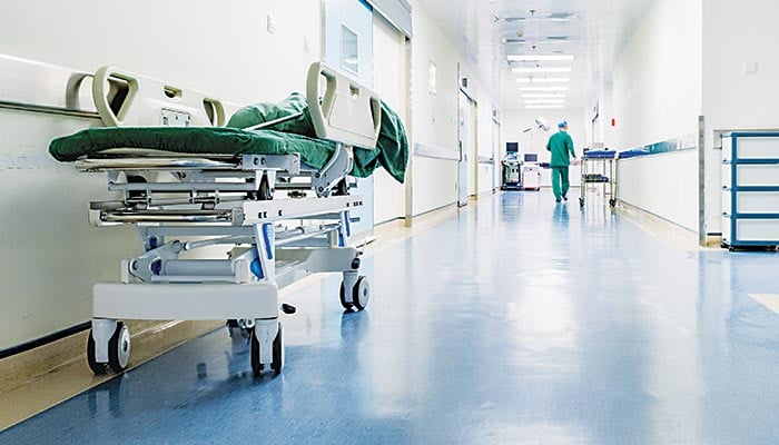 «Γυμνοί» στον κορονοϊό οι Έλληνες